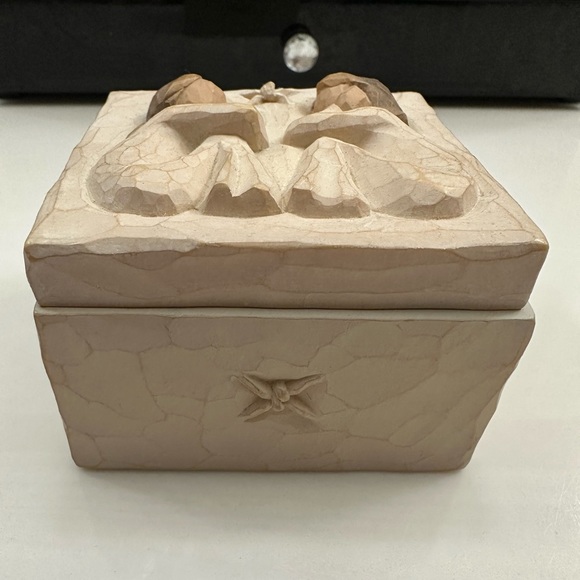 Willow Tree Friendship Box - Picture 2 of 6